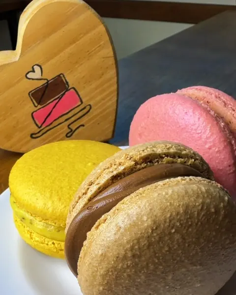 Macarons coloridos recheados